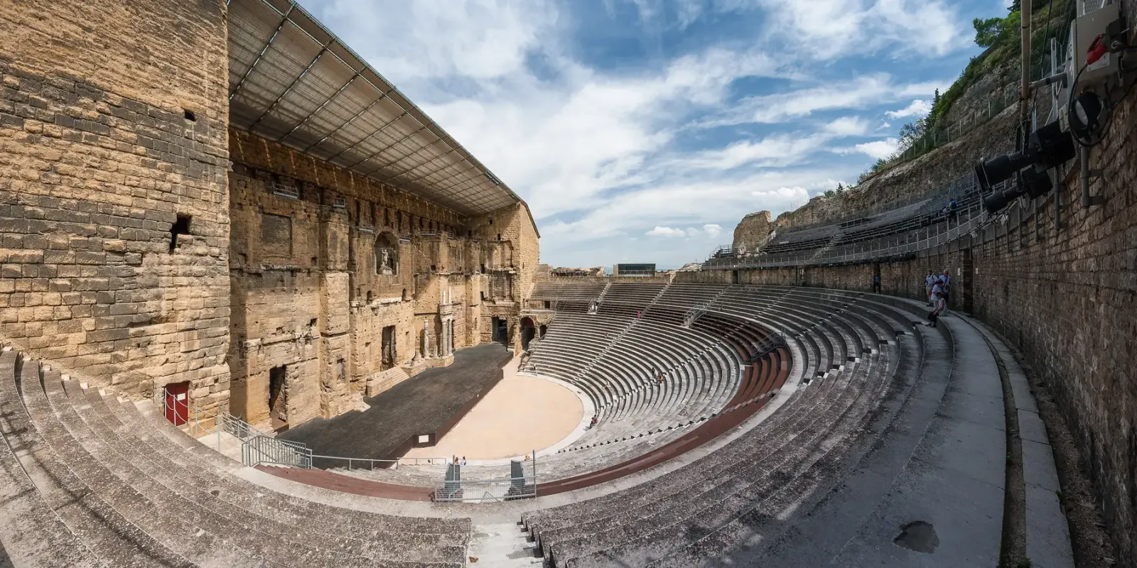Le théâtre antique d'Orange, au cœur de la zone desservie